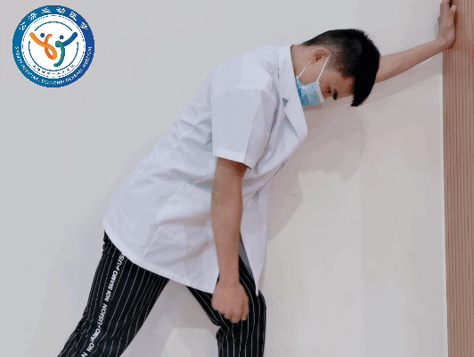Circular shoulder pendulum exercise