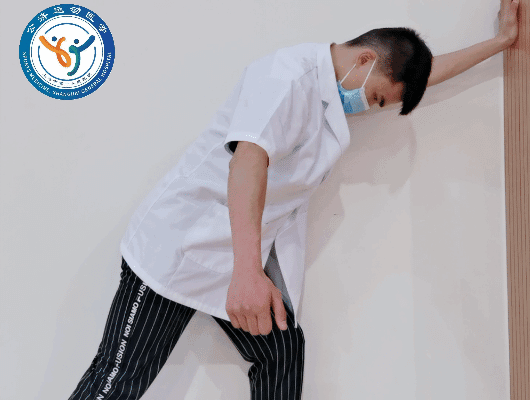 Side-to-side shoulder pendulum exercise
